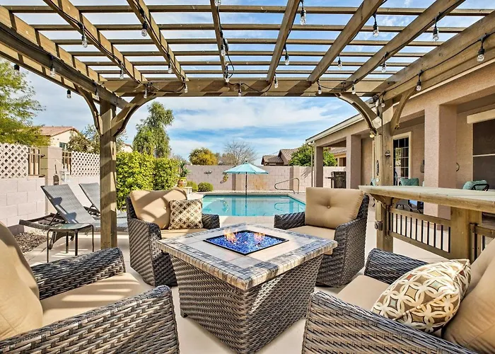 Family W/ Pool, Bbq & Fire Pit In Holiday home *