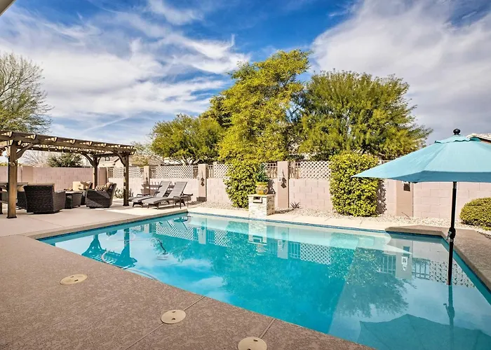 Family W/ Pool, Bbq & Fire Pit In Holiday home
