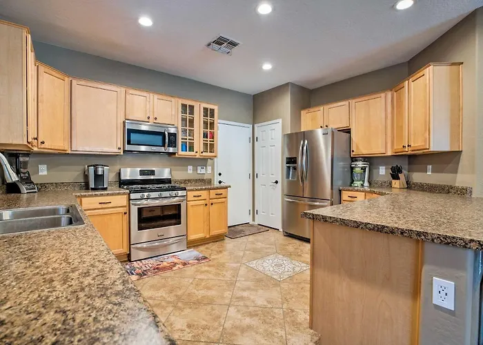 Family W/ Pool, Bbq & Fire Pit In * Goodyear