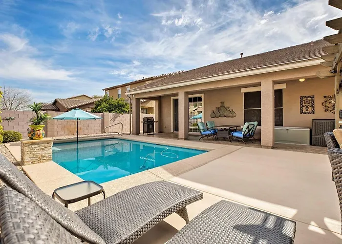 Family W/ Pool, Bbq & Fire Pit In Holiday home *